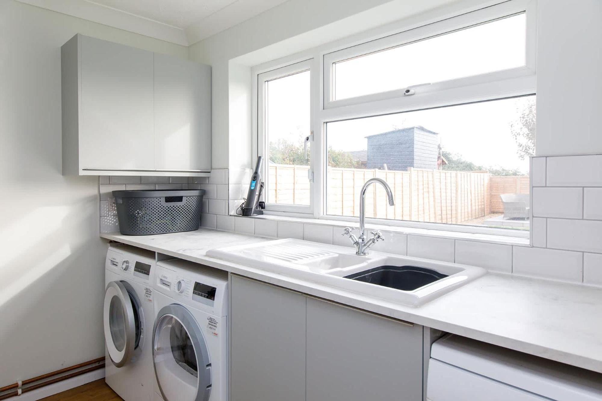 Spacious Home For 8 In Witterings - Walk To Beach East Wittering Exterior photo